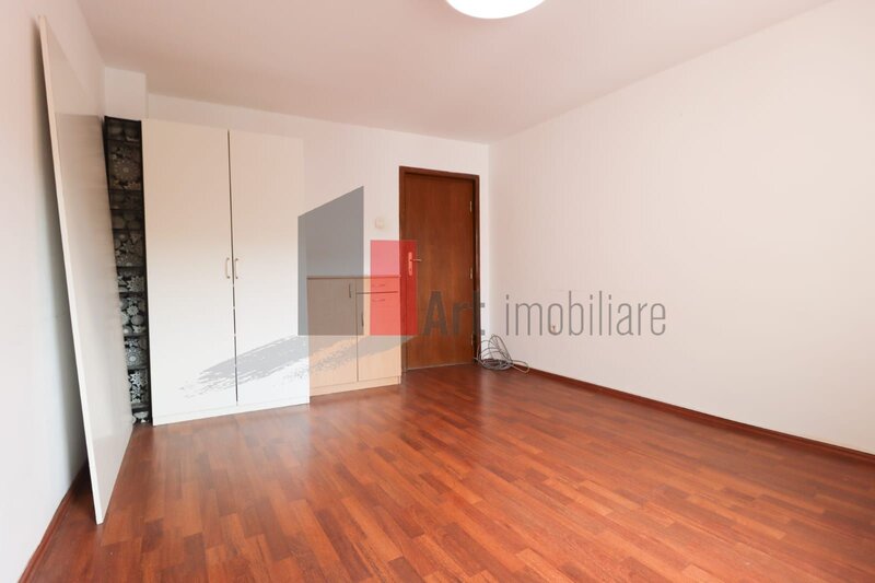 Vila Varda, 200 mp utili, teren 160 mp.