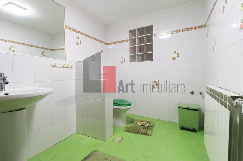Vila Varda, 200 mp utili, teren 160 mp.
